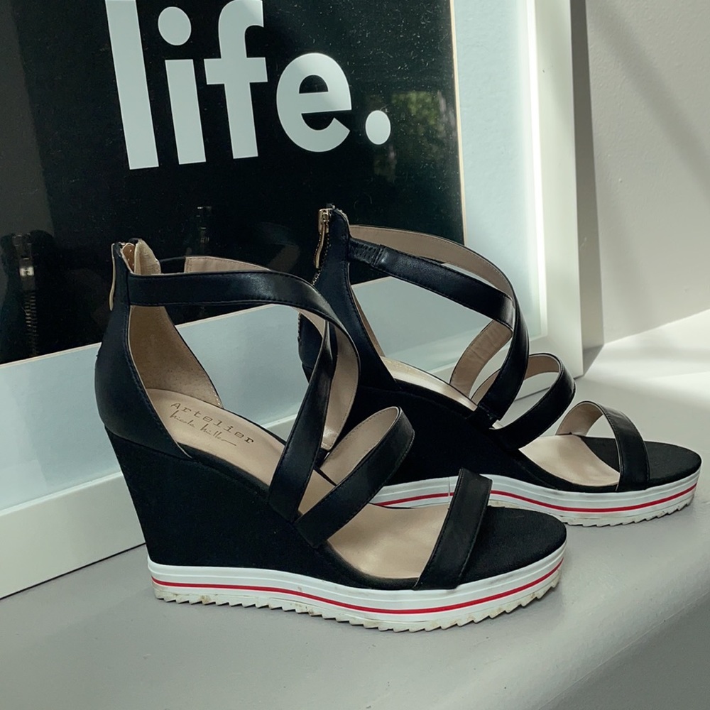 Nicole Miller Size 7 Platform Wedge Sandals